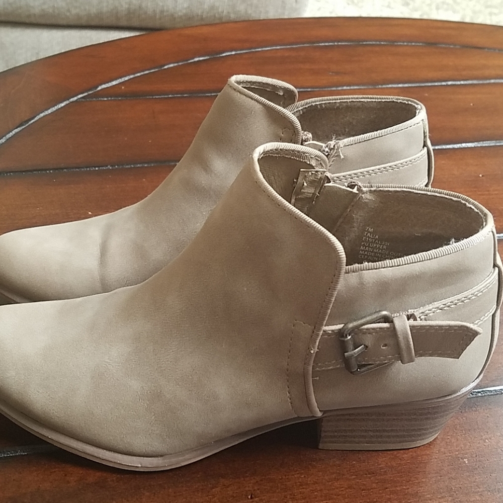 Booties - Picture 3 of 7